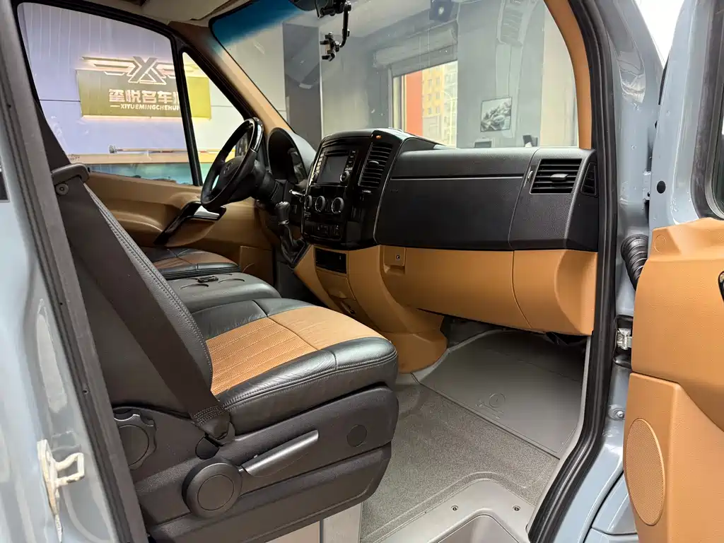 Mercedes-Benz Sprinter RV 2017 3.5L Automatic 2017 - thumbnail 11