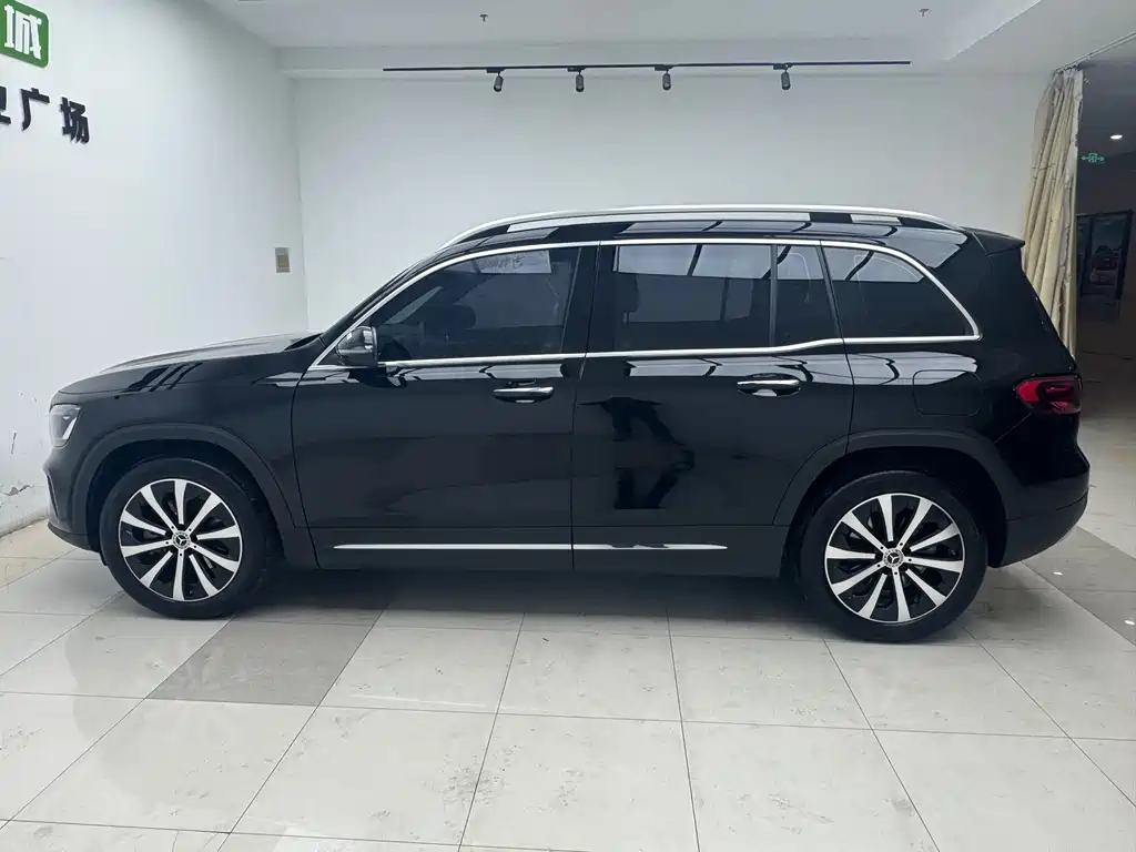 Mercedes-Benz Mercedes-Benz GLB 2024 Model Year Facelift GLB 220 Style 2024 - thumbnail 4