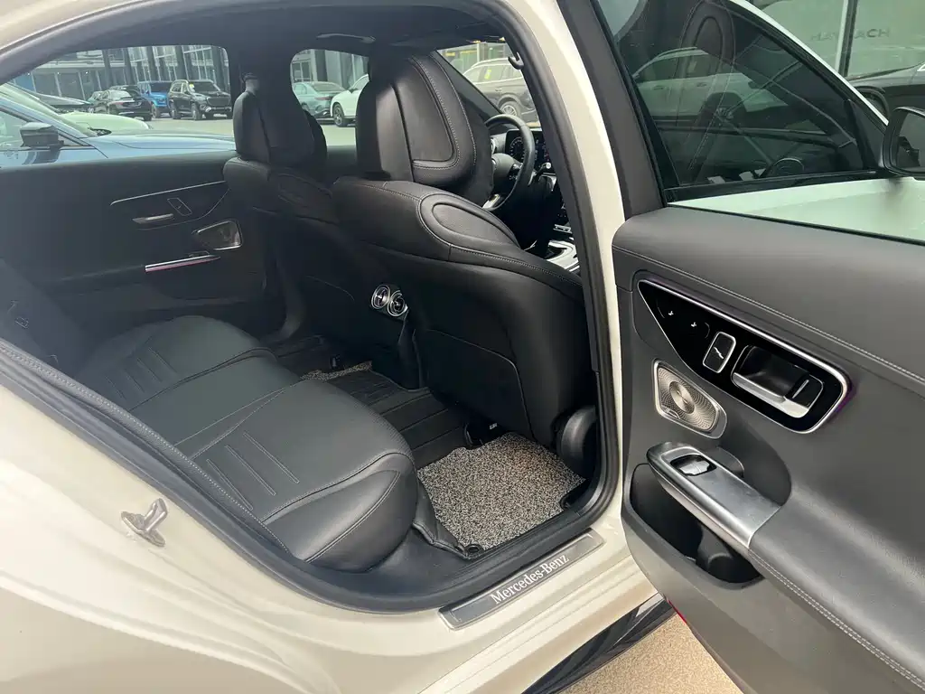 Mercedes-Benz Mercedes-Benz C-Class 2023 Facelift C 260 L Night Sport Edition 2023 - thumbnail 11
