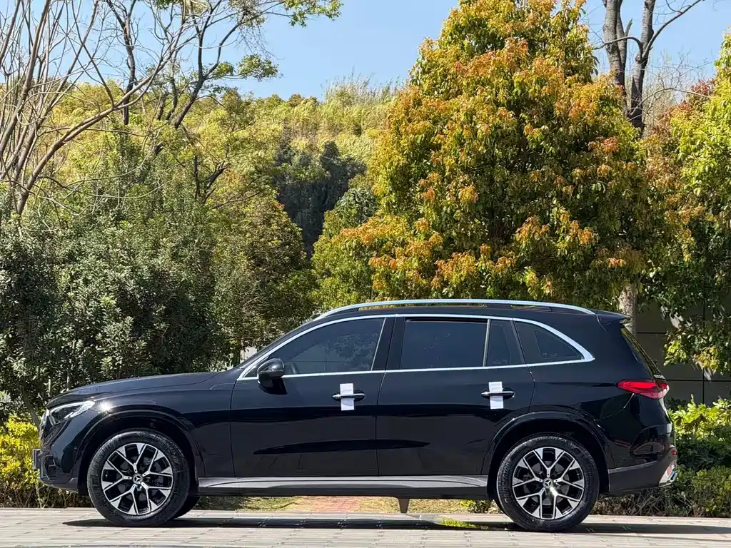 Mercedes-Benz Mercedes-Benz GLC 2023 GLC 260 L 4MATIC Luxury 5-Seat 2023 - thumbnail 3