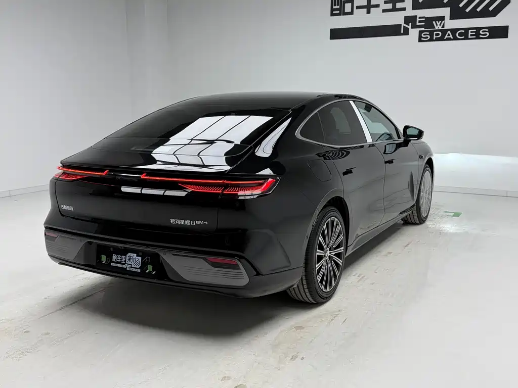 Geely Galaxy Geely Galaxy E8 2025 130km EM-i Flagship Edition 2026 - thumbnail 4