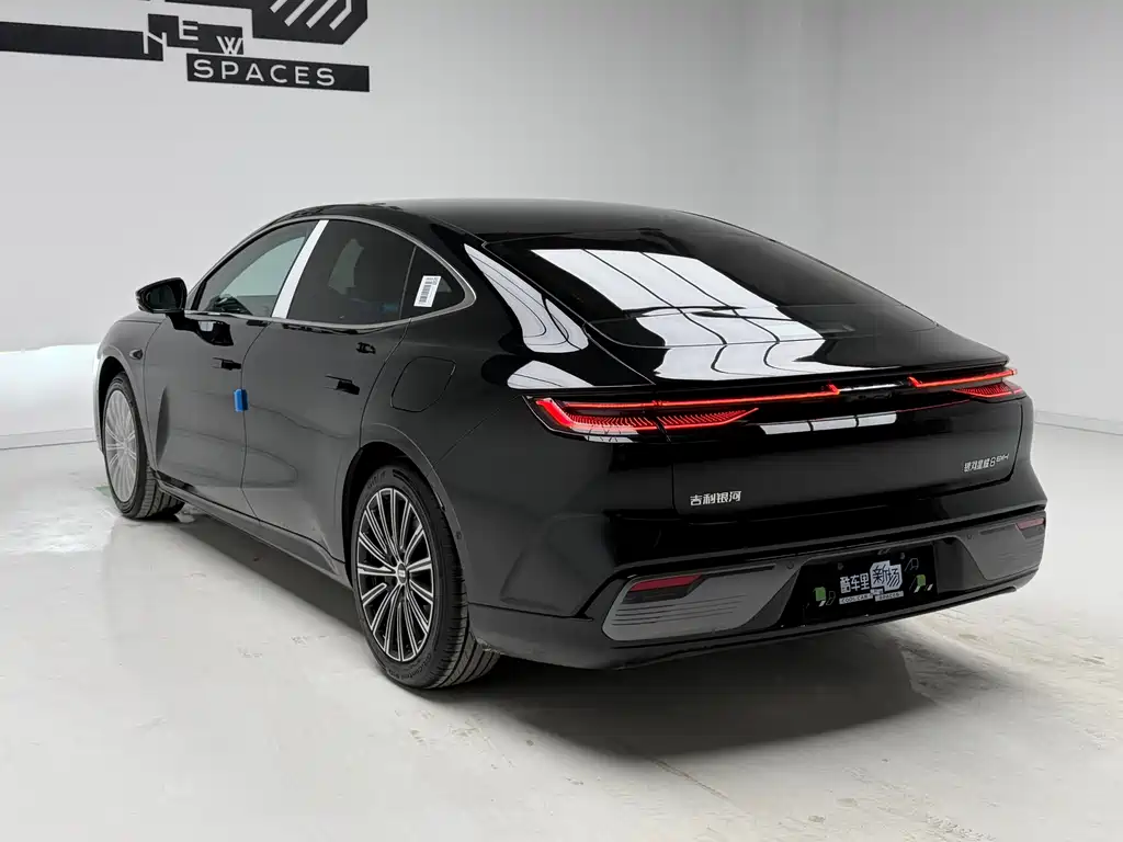Geely Galaxy Geely Galaxy E8 2025 130km EM-i Flagship Edition 2026 - thumbnail 6