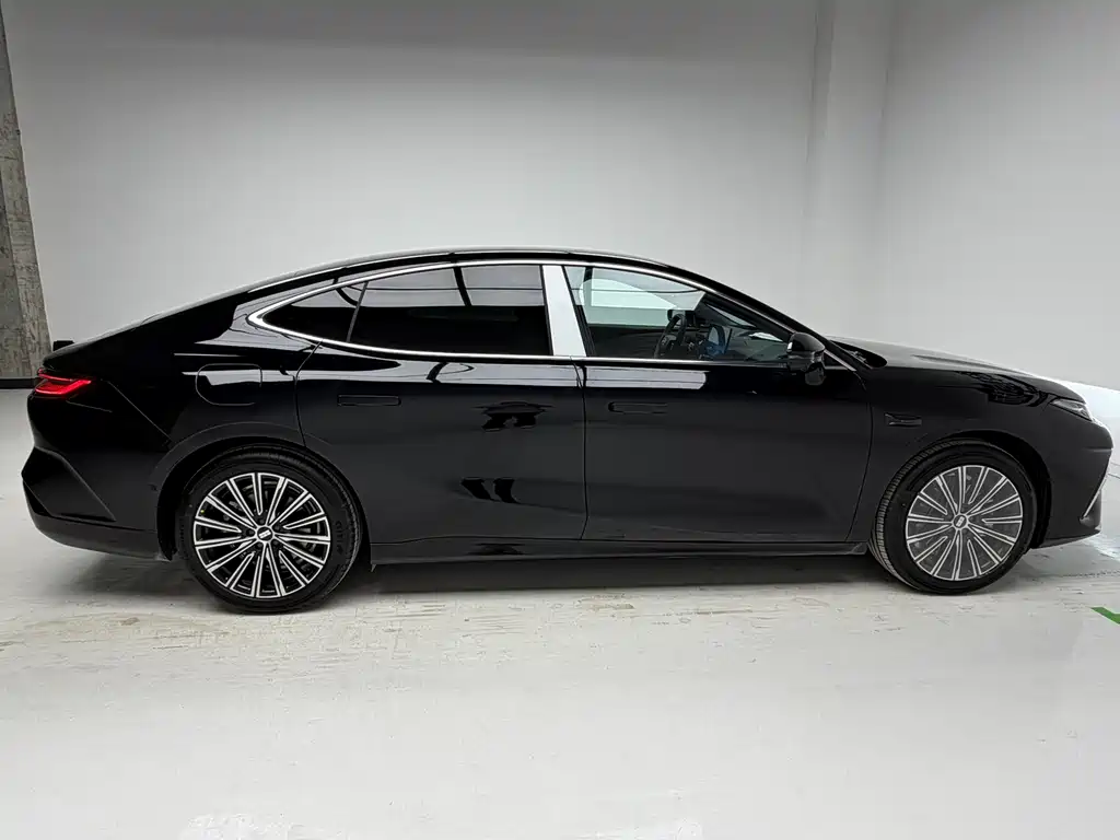 Geely Galaxy Geely Galaxy E8 2025 130km EM-i Flagship Edition 2026 - thumbnail 9