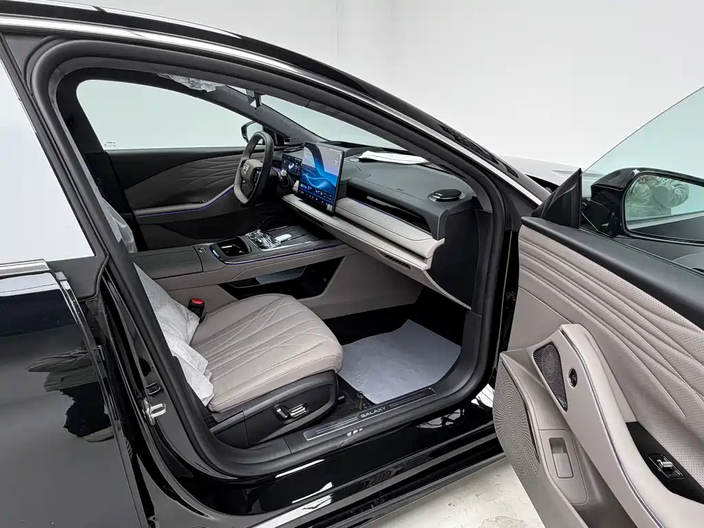 Geely Galaxy Geely Galaxy E8 2025 130km EM-i Flagship Edition 2026 - thumbnail 17