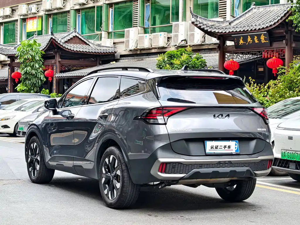 Kia Sorento 2023 2.0T FWD Premium Edition 2024 - thumbnail 4