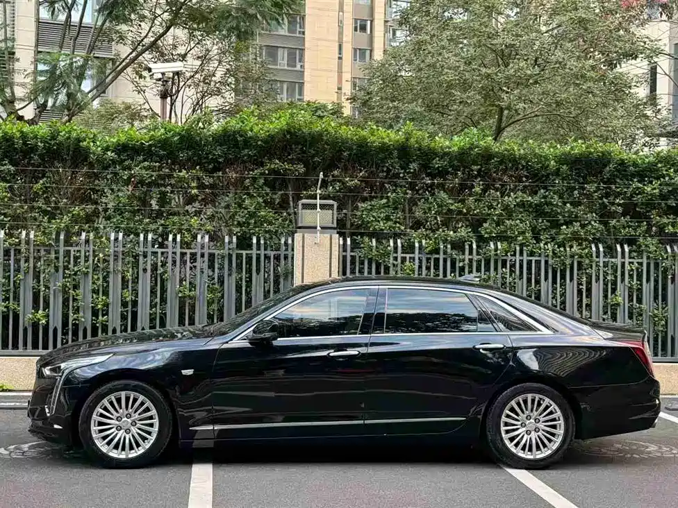 Cadillac Cadillac CT6 2019 28T Fashion Edition 2019 - thumbnail 2