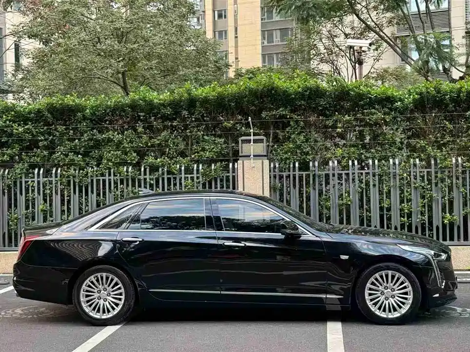 Cadillac Cadillac CT6 2019 28T Fashion Edition 2019 - thumbnail 4