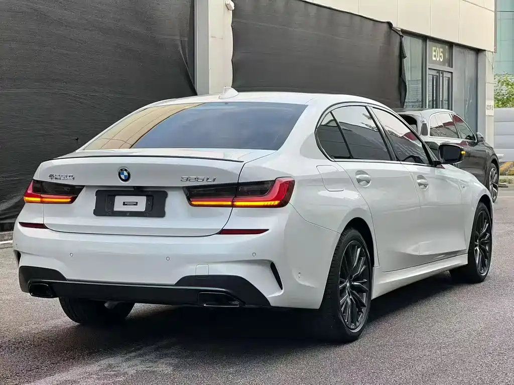 BMW BMW 3 Series 2021 Model 325Li M Sport Shadow Night Package 2021 - thumbnail 9
