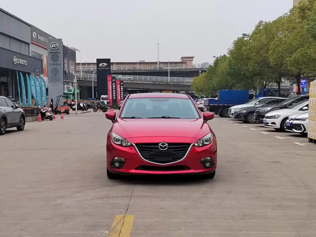 Mazda Mazda 3 Axela 2014 Sedan 1.5L Automatic Luxury Model 2015 - thumbnail 2