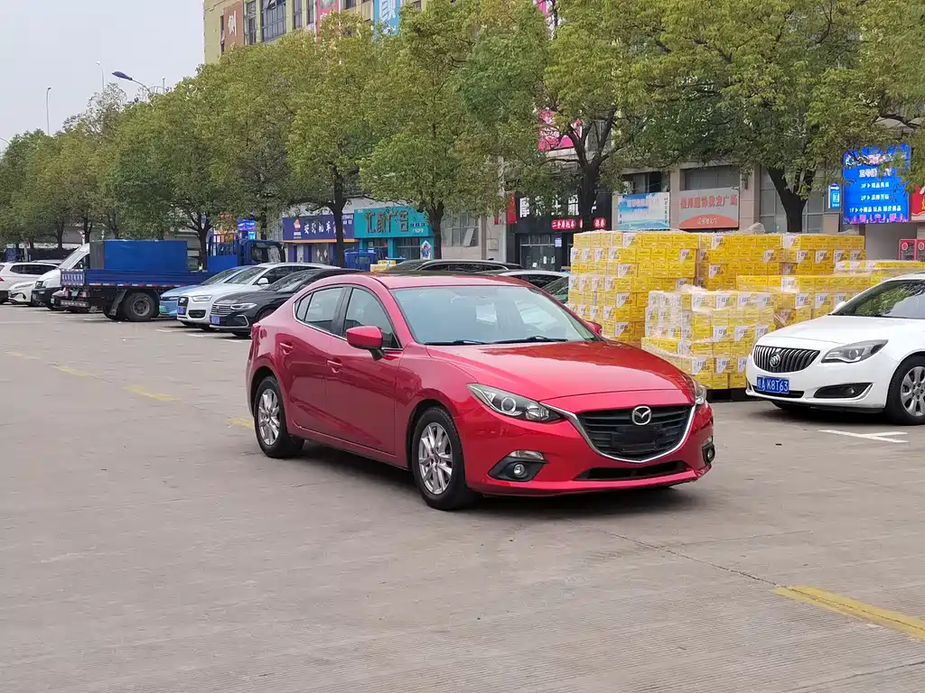 Mazda Mazda 3 Axela 2014 Sedan 1.5L Automatic Luxury Model 2015 - thumbnail 3