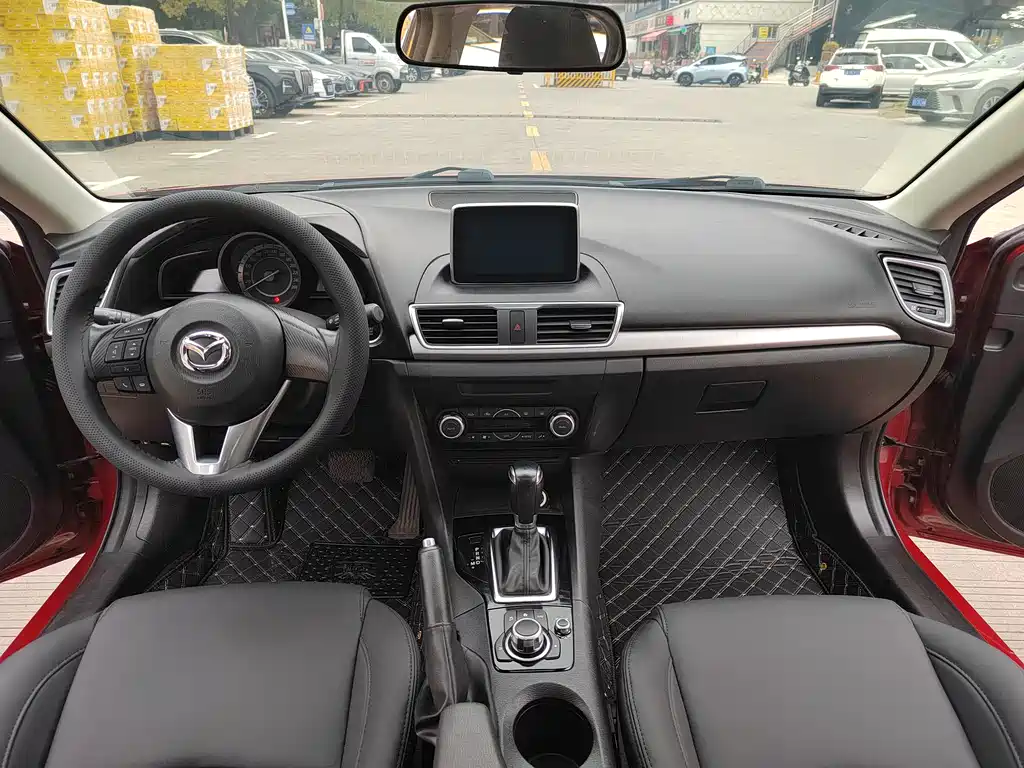 Mazda Mazda 3 Axela 2014 Sedan 1.5L Automatic Luxury Model 2015 - thumbnail 4
