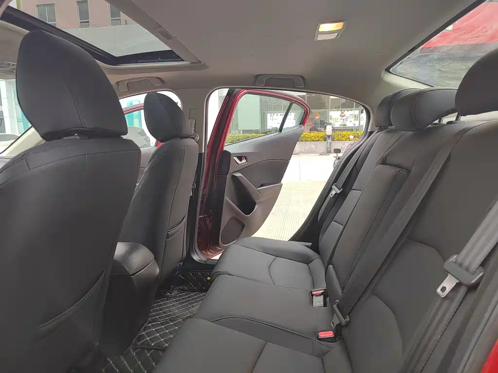 Mazda Mazda 3 Axela 2014 Sedan 1.5L Automatic Luxury Model 2015 - thumbnail 6