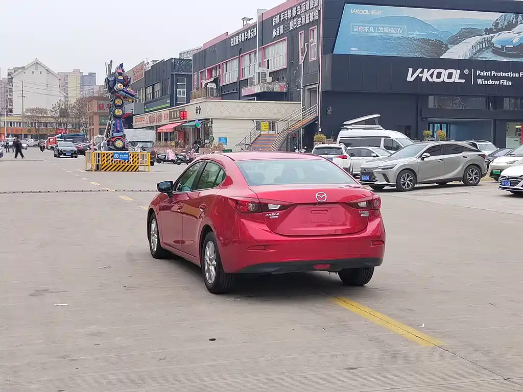 Mazda Mazda 3 Axela 2014 Sedan 1.5L Automatic Luxury Model 2015 - thumbnail 7