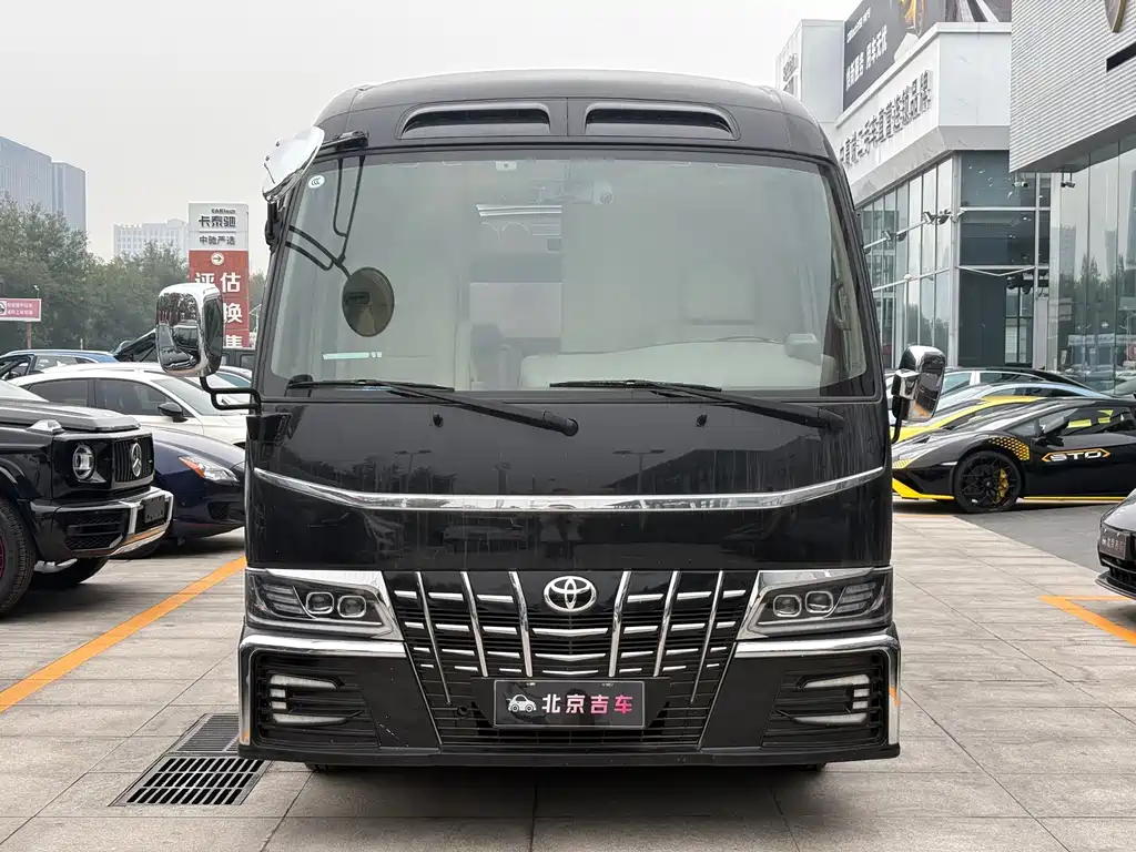 Toyota Toyota Coaster 2024 4.0L Manual 2025 - thumbnail 2