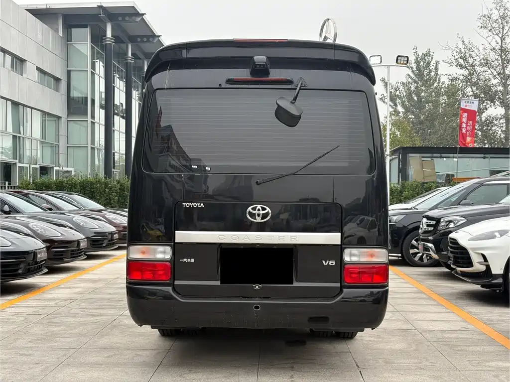 Toyota Toyota Coaster 2024 4.0L Manual 2025 - thumbnail 4