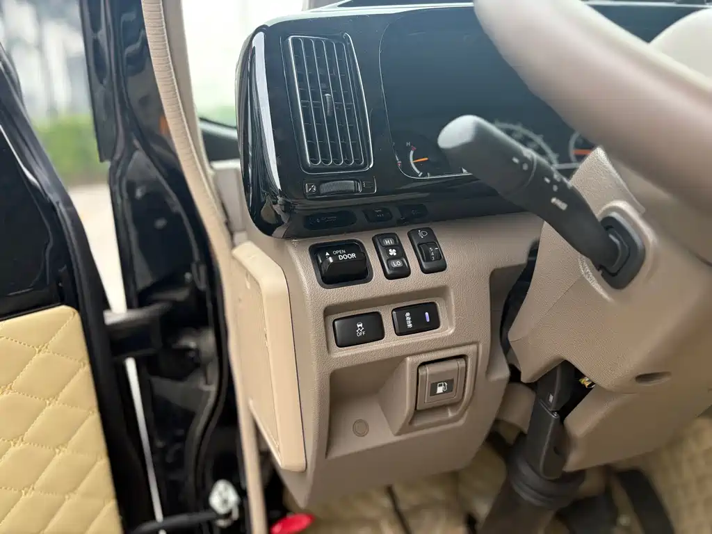 Toyota Toyota Coaster 2024 4.0L Manual 2025 - thumbnail 9