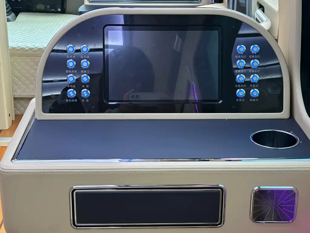 Toyota Toyota Coaster 2024 4.0L Manual 2025 - thumbnail 17