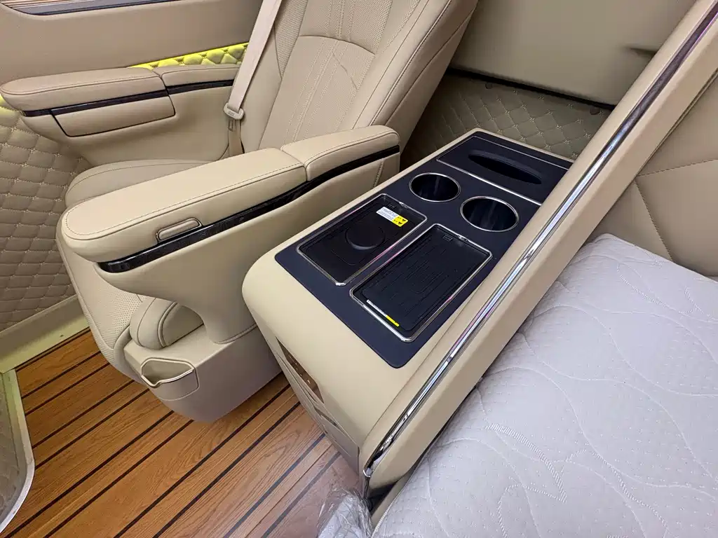 Toyota Toyota Coaster 2024 4.0L Manual 2025 - thumbnail 23