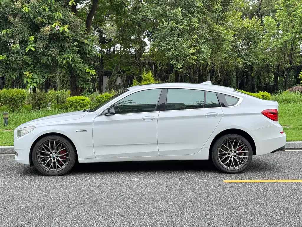 BMW BMW 5 Series GT 2010 535i Luxury Model 2010 - thumbnail 4