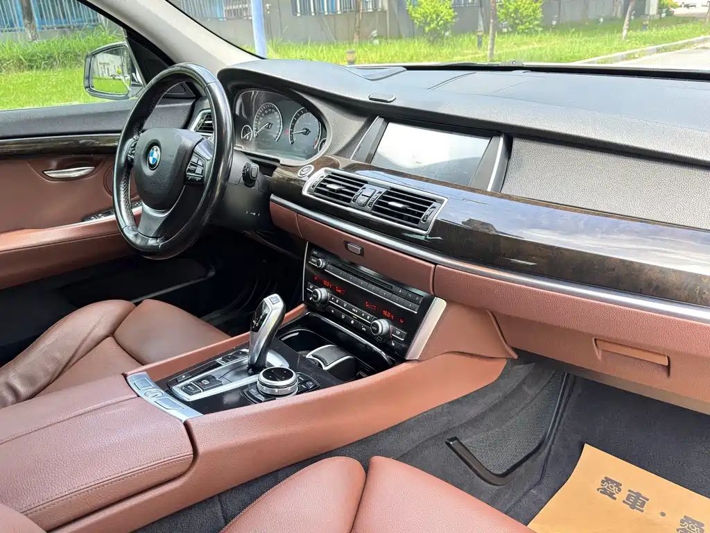 BMW BMW 5 Series GT 2010 535i Luxury Model 2010 - thumbnail 11