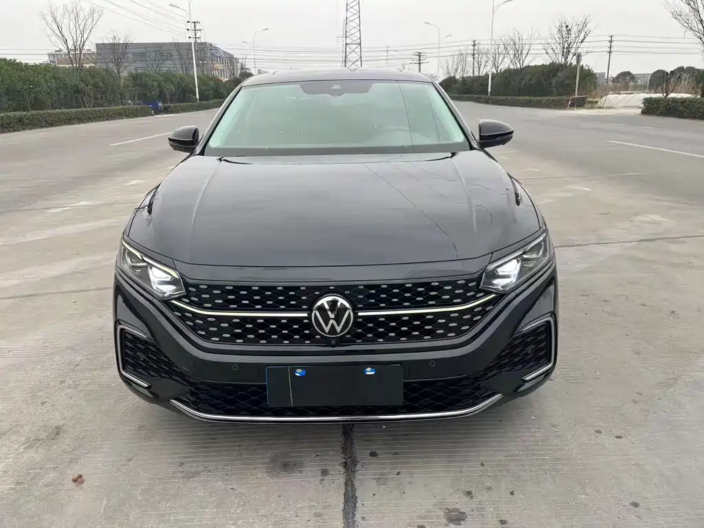 Volkswagen Volkswagen Passat 2023 Facelift 330TSI Galaxy Luxury Edition 2023 - thumbnail 2