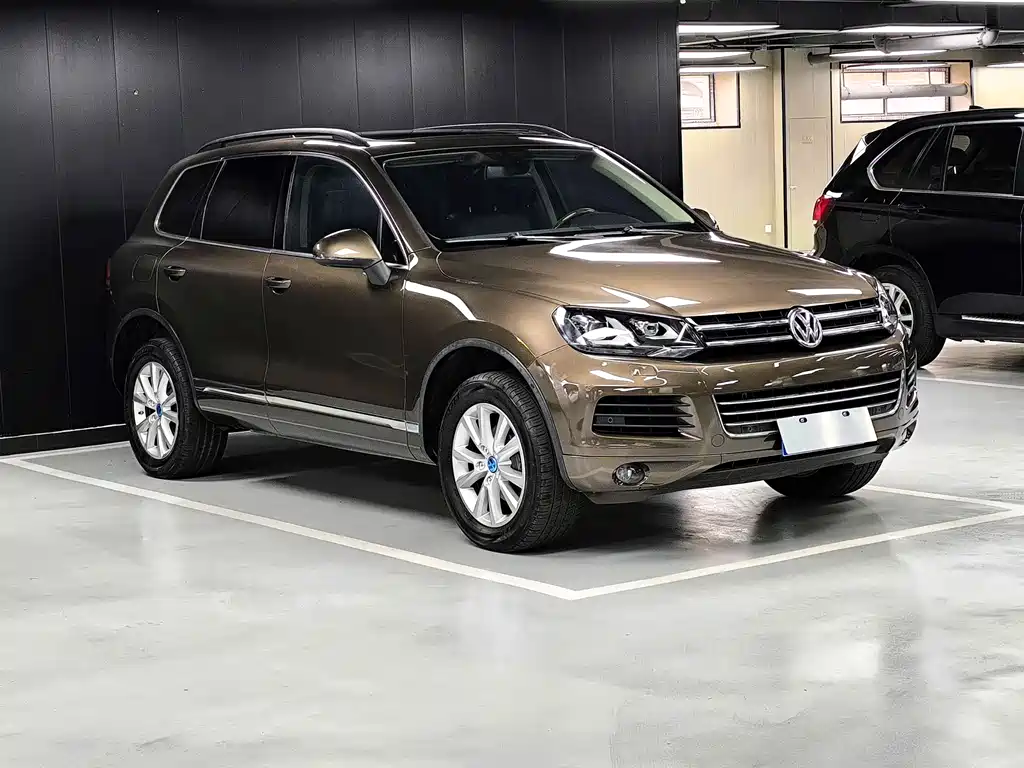 Volkswagen Volkswagen Touareg 2011 3.0 TSI High Configuration Model 2013 - thumbnail 3