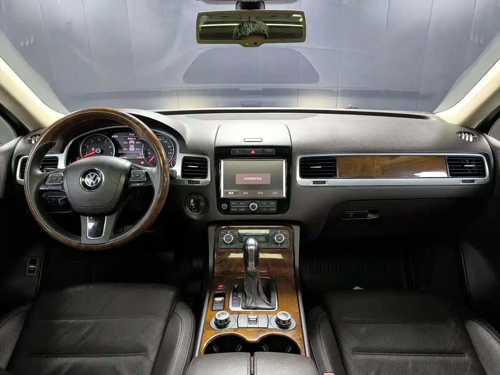 Volkswagen Volkswagen Touareg 2011 3.0 TSI High Configuration Model 2013 - thumbnail 7