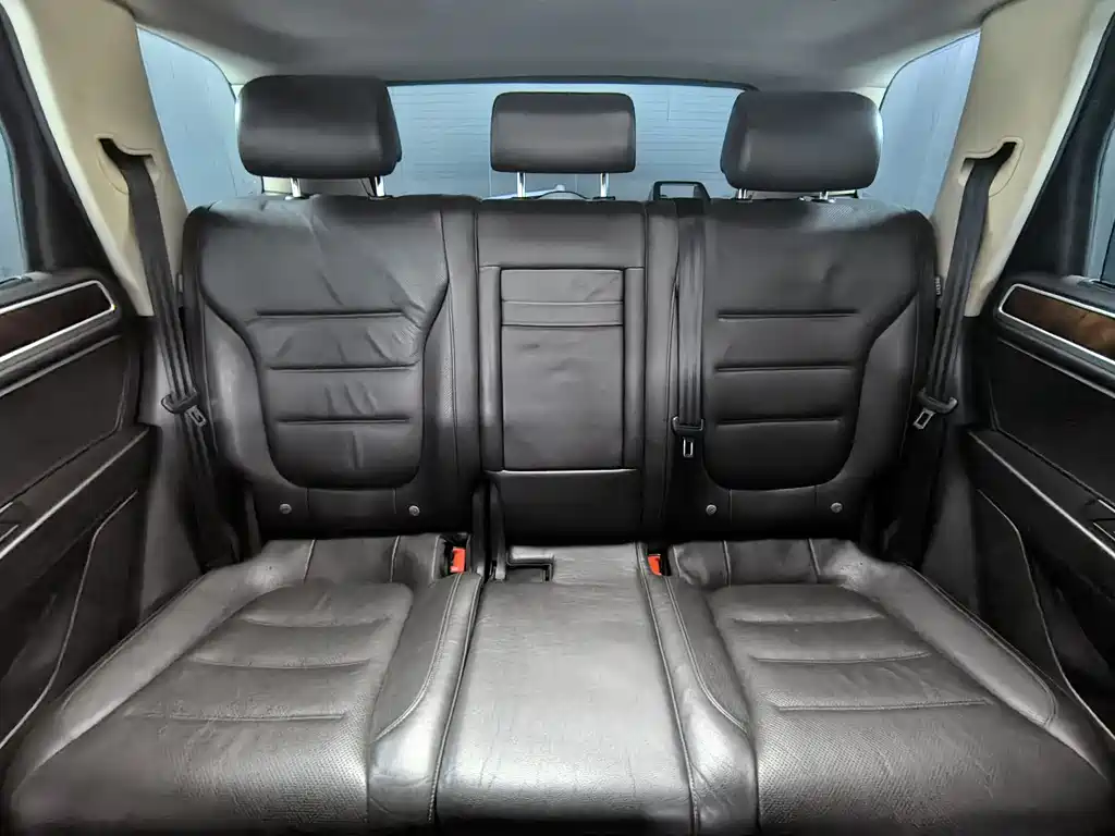Volkswagen Volkswagen Touareg 2011 3.0 TSI High Configuration Model 2013 - thumbnail 9