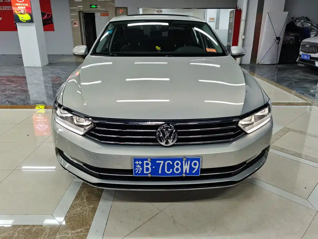 Volkswagen Magotan 2018 330TSI DSG Luxury Edition 2018 - thumbnail 2