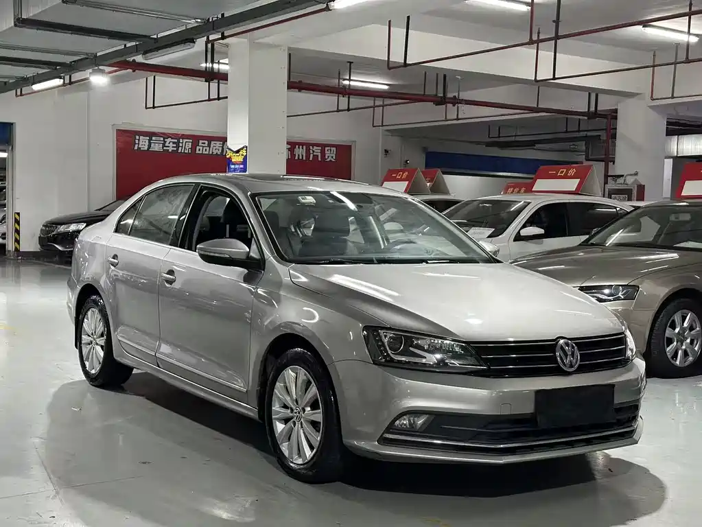 Volkswagen Volkswagen Sagitar 2015 230TSI Automatic Comfort Model 2015 - thumbnail 3