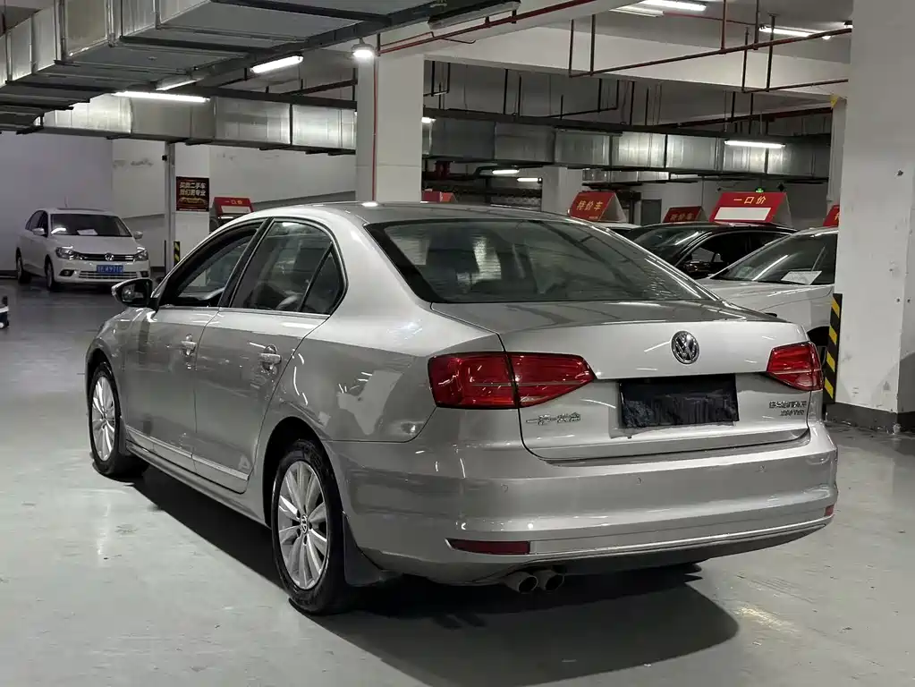 Volkswagen Volkswagen Sagitar 2015 230TSI Automatic Comfort Model 2015 - thumbnail 8