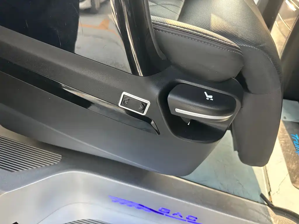GAC Trumpchi GAC Trumpchi M8 2023 Master Series Hybrid Flagship Edition 2023 - thumbnail 19