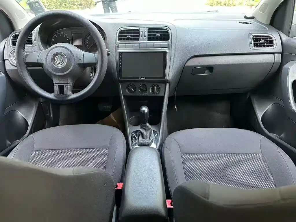 Volkswagen Volkswagen Polo 2014 1.6L Automatic Comfort Edition 2015 - thumbnail 7