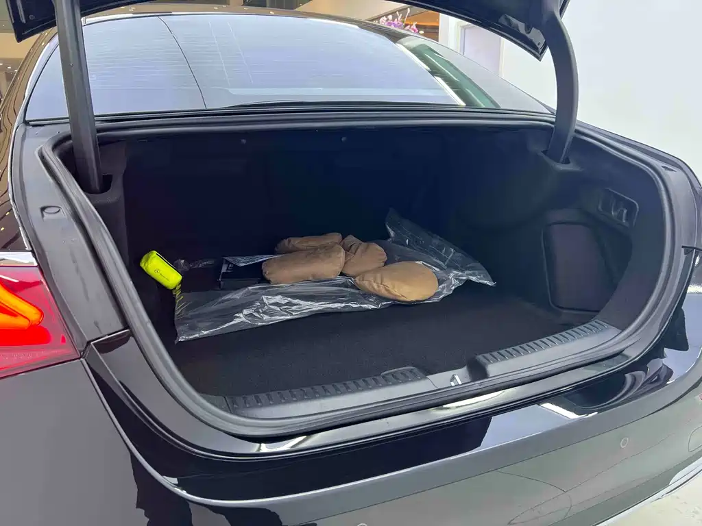 Mercedes-Benz Mercedes-Benz E-Class 2025 E 300 L Luxury Model 2025 - thumbnail 4