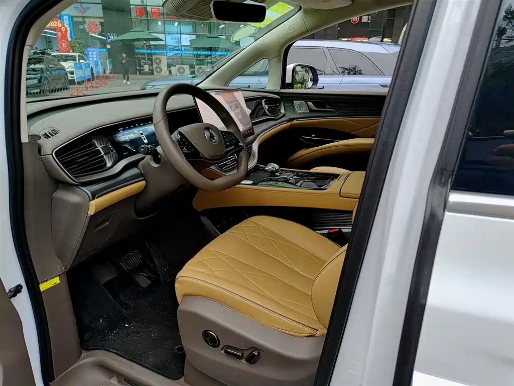 Denza Denza D9 DM-i 970 AWD Flagship 2023 - thumbnail 7