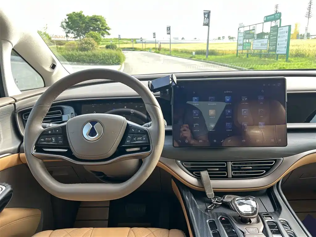 Denza Denza D9 2022 DM-i 970 AWD Flagship 2023 - thumbnail 5