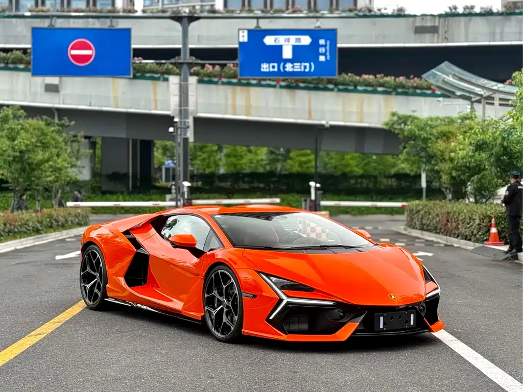 Lamborghini Lamborghini Revuelto 2023 6.5L PHEV Standard Edition 2026 - thumbnail 2