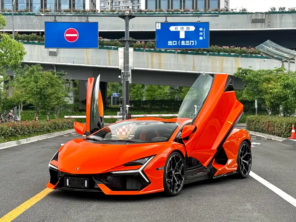 Lamborghini Lamborghini Revuelto 2023 6.5L PHEV Standard Edition 2026 - thumbnail 3