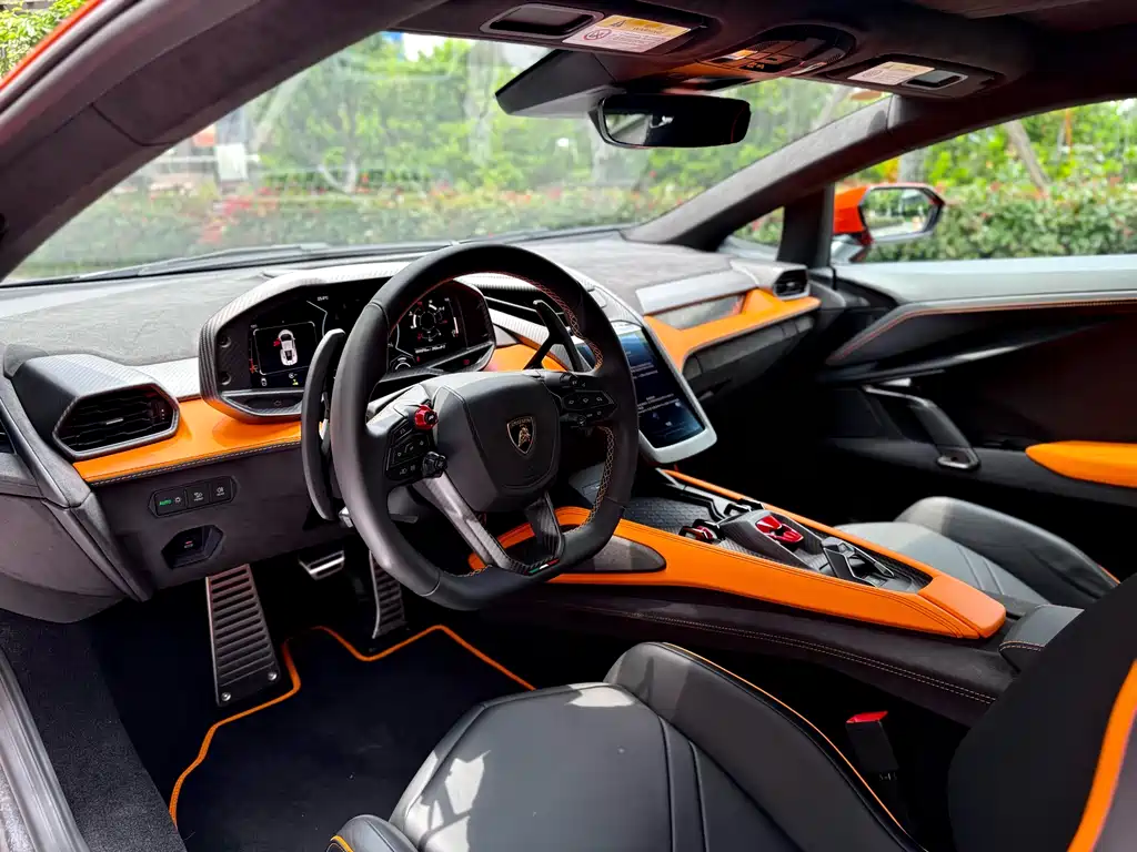 Lamborghini Lamborghini Revuelto 2023 6.5L PHEV Standard Edition 2026 - thumbnail 4