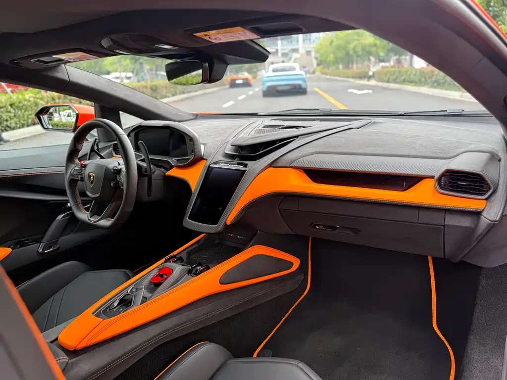 Lamborghini Lamborghini Revuelto 2023 6.5L PHEV Standard Edition 2026 - thumbnail 6