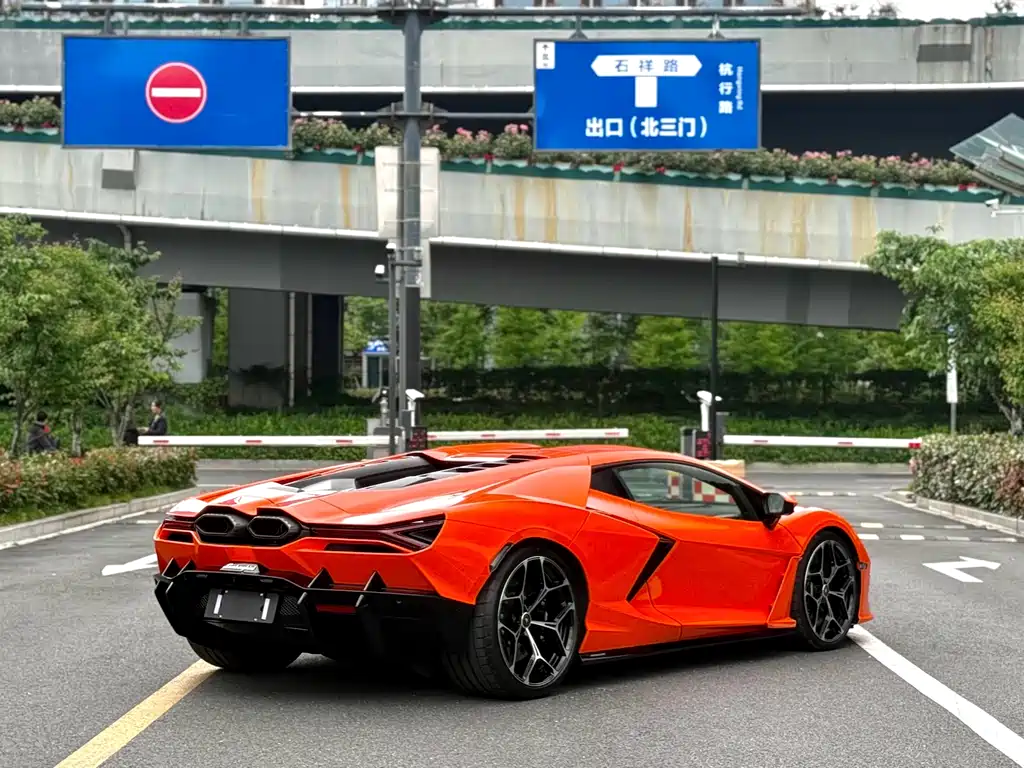 Lamborghini Lamborghini Revuelto 2023 6.5L PHEV Standard Edition 2026 - thumbnail 7