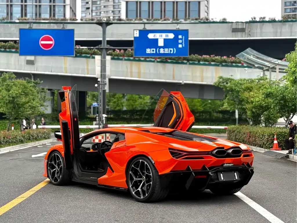 Lamborghini Lamborghini Revuelto 2023 6.5L PHEV Standard Edition 2026 - thumbnail 9