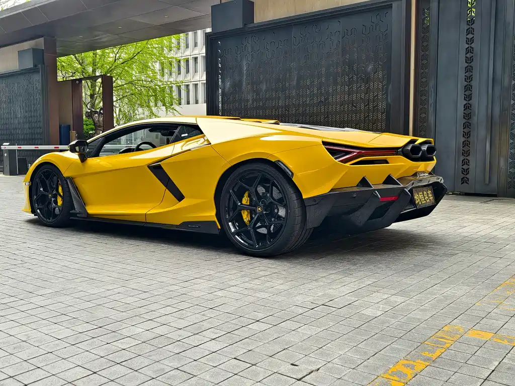 Lamborghini Revuelto 2023 6.5L PHEV Standard 2025 - thumbnail 3