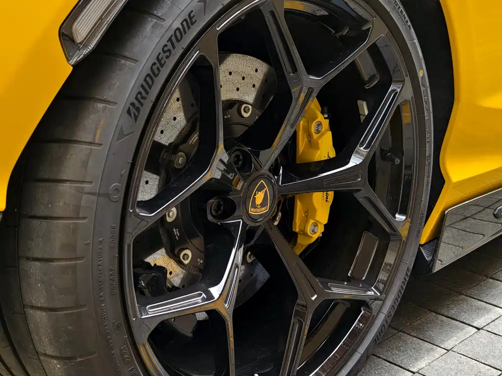Lamborghini Revuelto 2023 6.5L PHEV Standard 2025 - thumbnail 7