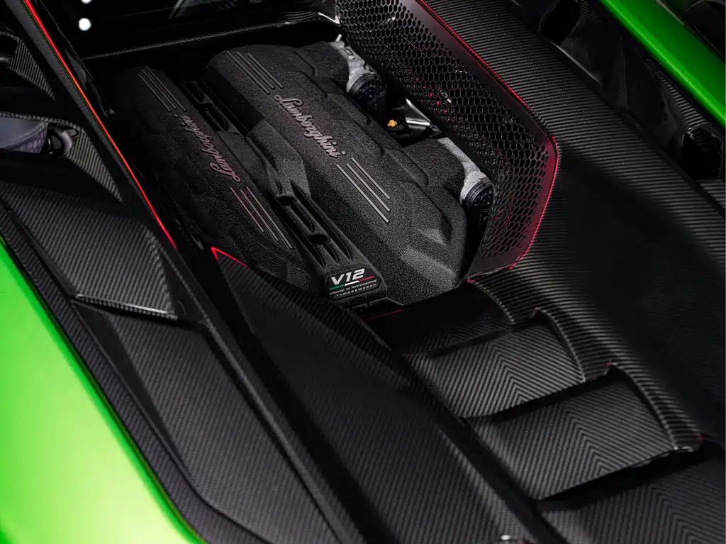 Lamborghini Lamborghini Revuelto 2023 6.5L PHEV Standard 2025 - thumbnail 16