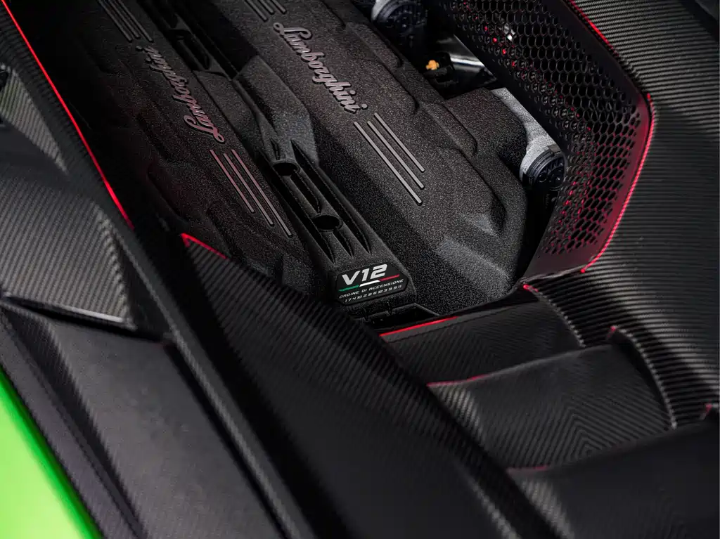 Lamborghini Lamborghini Revuelto 2023 6.5L PHEV Standard 2025 - thumbnail 17