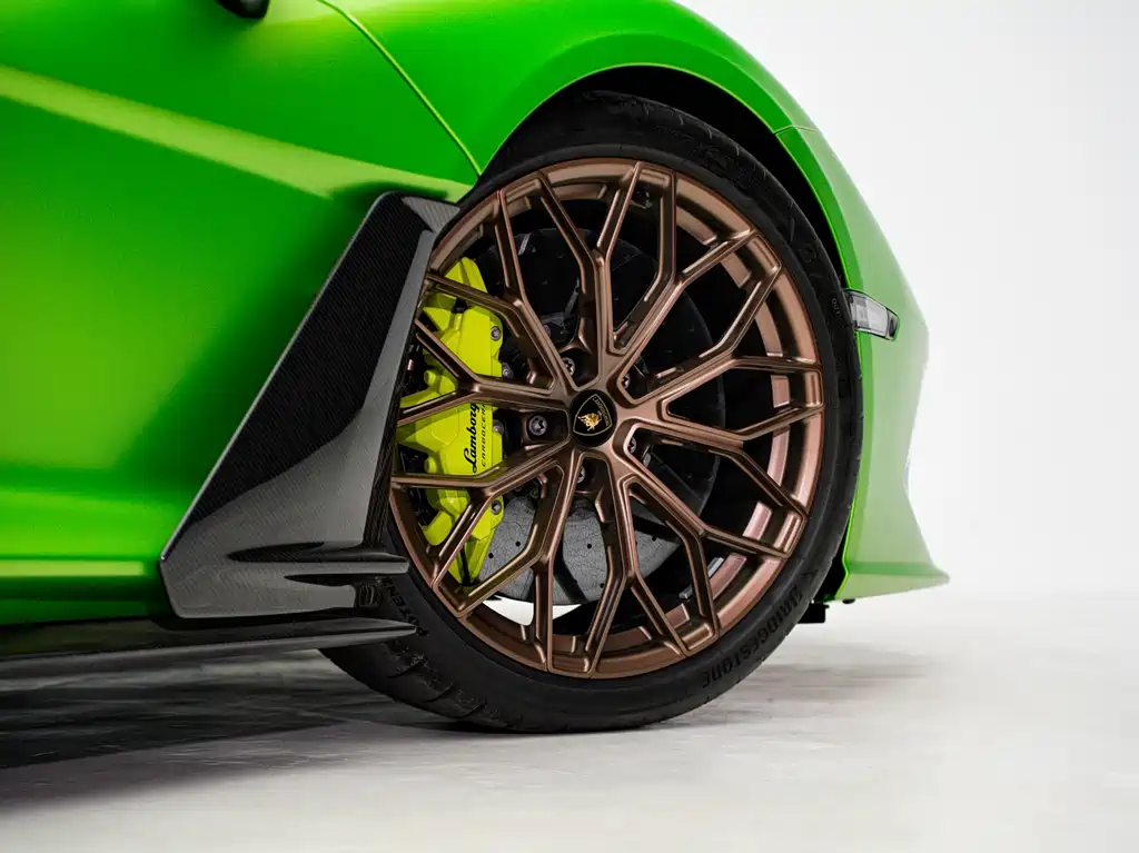 Lamborghini Lamborghini Revuelto 2023 6.5L PHEV Standard 2025 - thumbnail 19