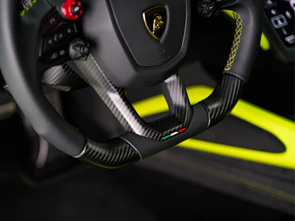 Lamborghini Lamborghini Revuelto 2023 6.5L PHEV Standard 2025 - thumbnail 29