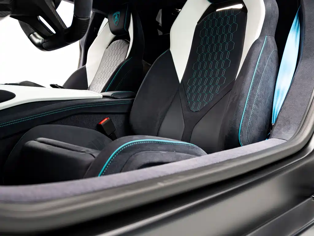 Lamborghini Revuelto 2023 6.5L PHEV Standard Edition 2025 - thumbnail 15