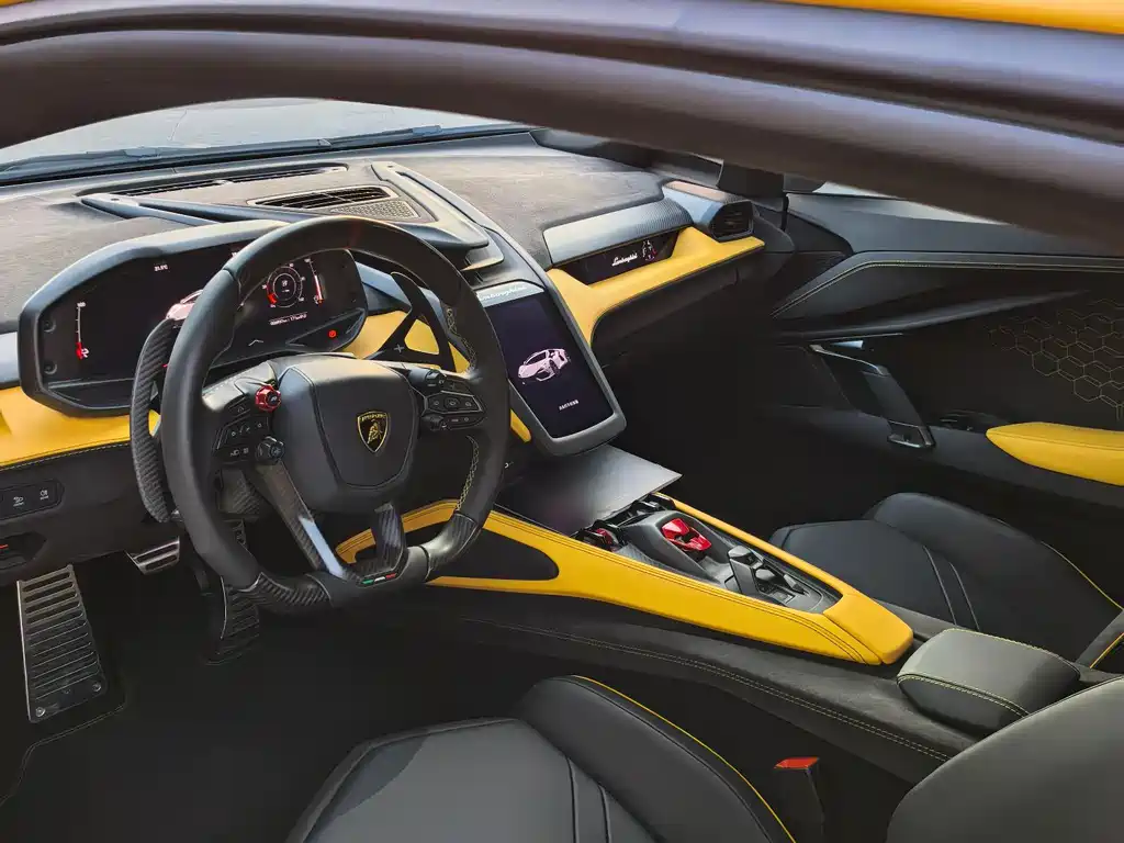 Lamborghini Lamborghini Revuelto 2025 - thumbnail 3